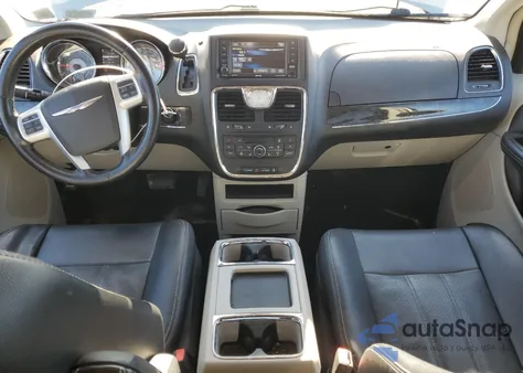 2015 Chrysler Town & Country Touring L z USA, uszkodzony, nr VIN 2C4RC1CGXFR506673